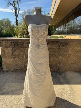 Judd Waddell NY | Size 10 | Strapless Ivory Beaded Bodice Gown | 35% Silk